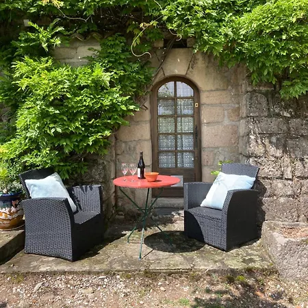 Lodge Idyllic French *