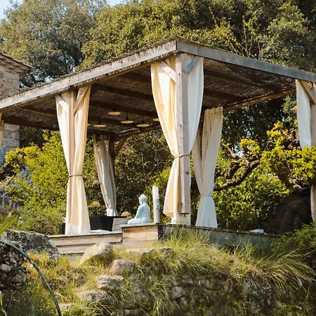 Lodge Idyllic French