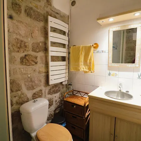 Idyllic French * Les Assions